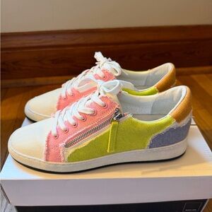 DOLCE VITA MIYA SHERBET MULTI CANVAS
SNEAKERS SIZE 8 Comfy! Womens!
